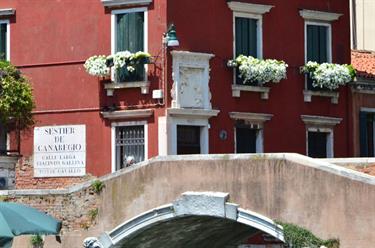 We explore Venice, DSE_8203_b_H490